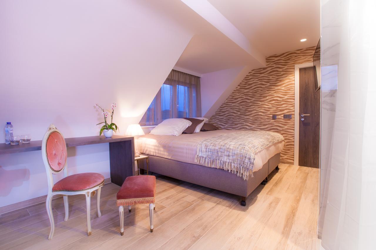 Bed and Breakfast Sable D'O -Vlak Aan De Zee- Ostende Exterior foto